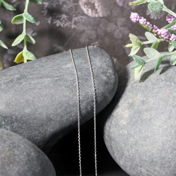 18k White Gold Round Cable Link Chain (0.97 mm) - Image 5