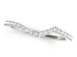 14k White Gold Modern Curved Diamond Wedding Band (1/6 cttw)