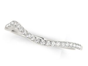 14k White Gold Modern Curved Diamond Wedding Band (1/8 cttw)