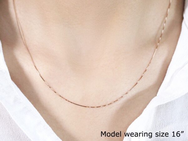 18k Rose Gold Classic Box Chain (0.60 mm) - Image 4